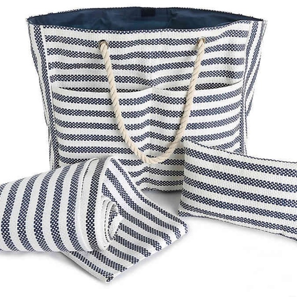 Dsw beach tote with mat and pillow - Picture 1 of 6